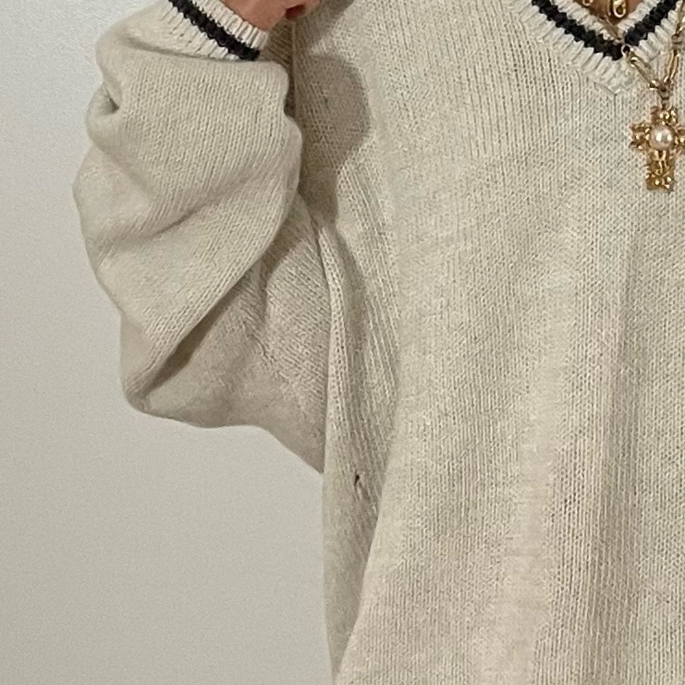 Vintage White Sweater - Picture 6 of 6